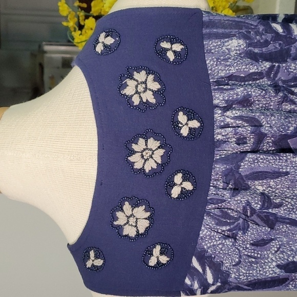 Lucky brand woman's sleevless top. Beautiful enbroidery and beads. Small. Blues. - Picture 4 of 10